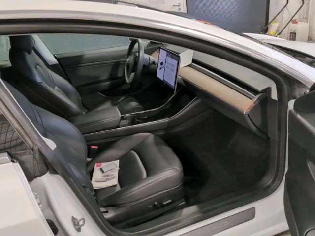 Tesla Model 3 RWD Standard Range