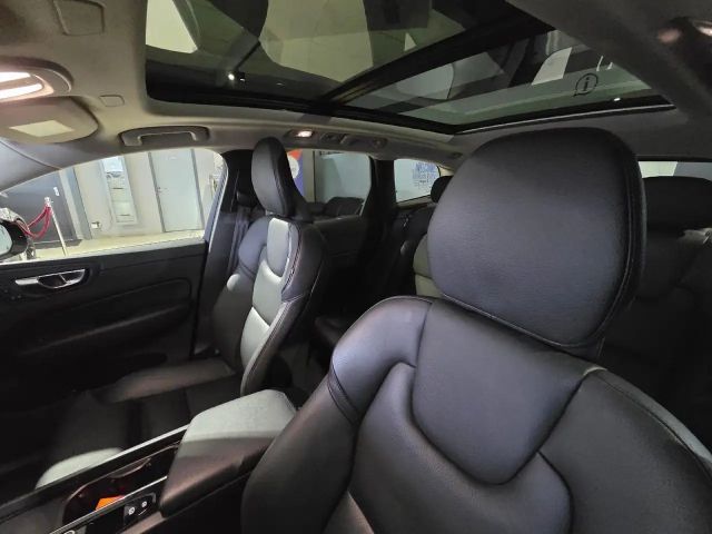 Volvo XC60 AWD Dark Plus Recharge T6