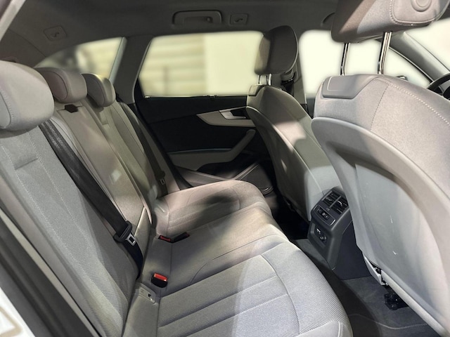 Audi A4 35 TFSI Avant S-Tronic