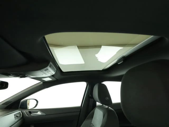 Volkswagen Taigo 1.0 TSI R-Line