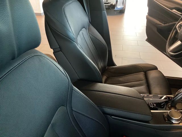 BMW 540 540d M-Sport Touring xDrive