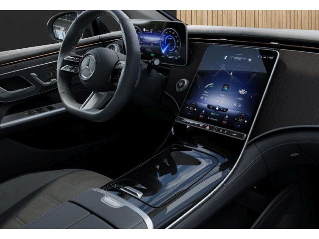 Mercedes-Benz EQE 300 Sedan