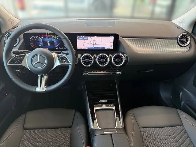 Mercedes-Benz B 180 Sedan