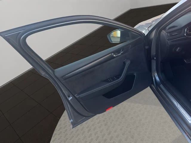 Skoda Superb 2.0 TDI Combi Sportline