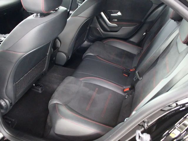 Mercedes-Benz A 200 AMG Line Business Line