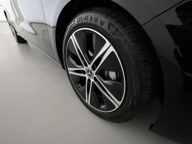 Mercedes-Benz B 200 B 200 d