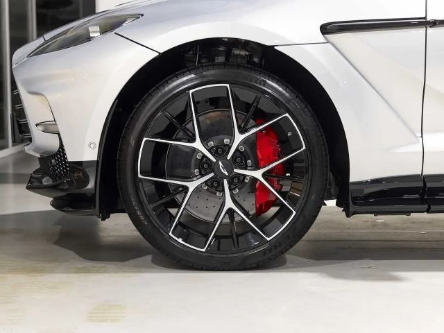 Aston Martin DBX 707 -Lightning Silver-