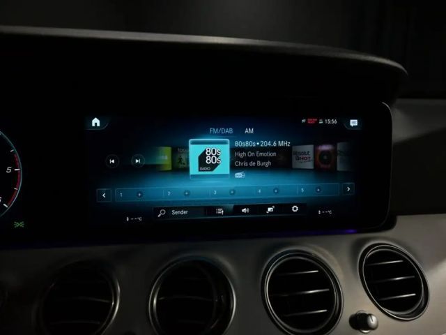 Mercedes-Benz E 220 AVANTGARDE E 220 d Sedan