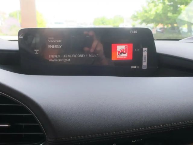 Mazda 3 Exclusive-line