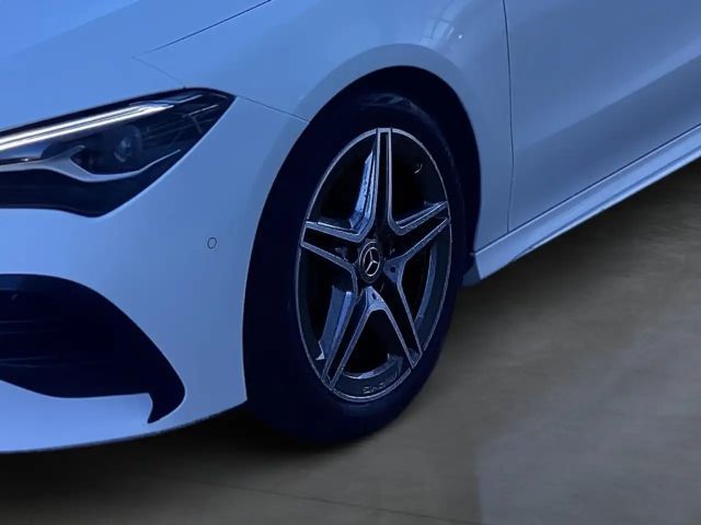 Mercedes-Benz CLA 200 AMG Line Shooting Brake