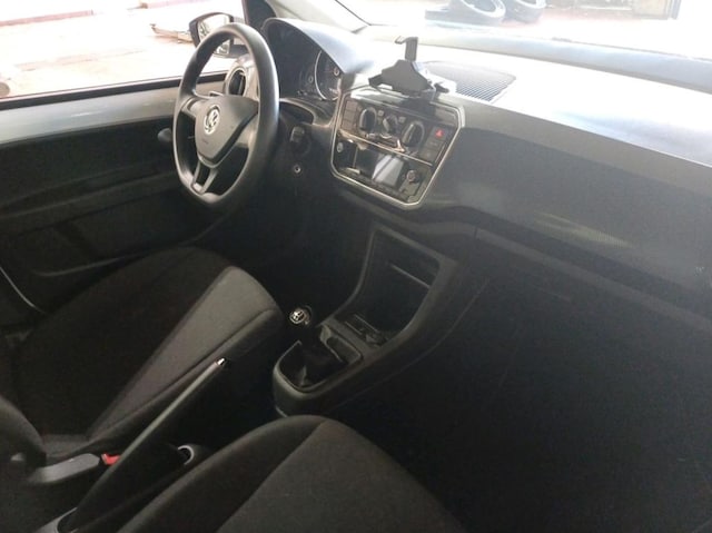 Volkswagen up! Move Move up!