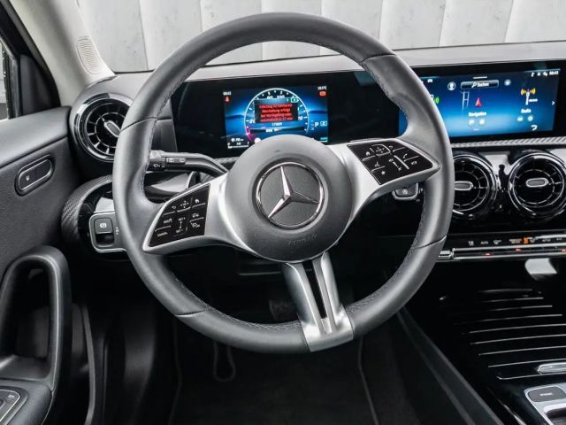 Mercedes-Benz A 180 Hatchback