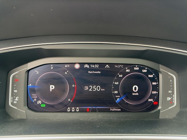 Volkswagen Tiguan Tiguan 2.0 TDI DSG "UNITED" ab 3,99% ACC Einpark. LED Navi Standh. Lane Ass.