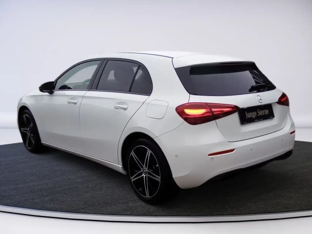 Mercedes-Benz A 180 Hatchback Progressive