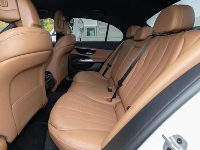 Mercedes-Benz E 300 E 300 e Sedan