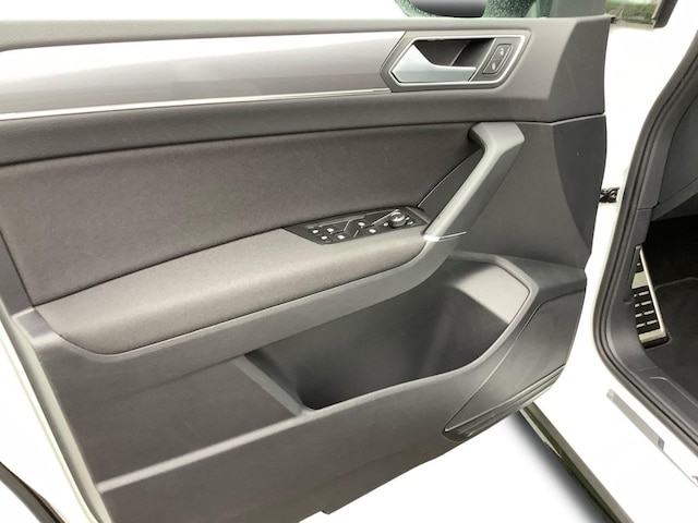 Volkswagen Touran 1.5 TSI DSG R-Line Style