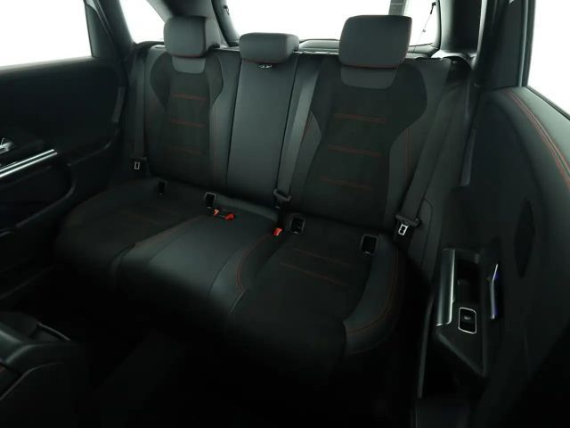 Mercedes-Benz B 200 AMG Line