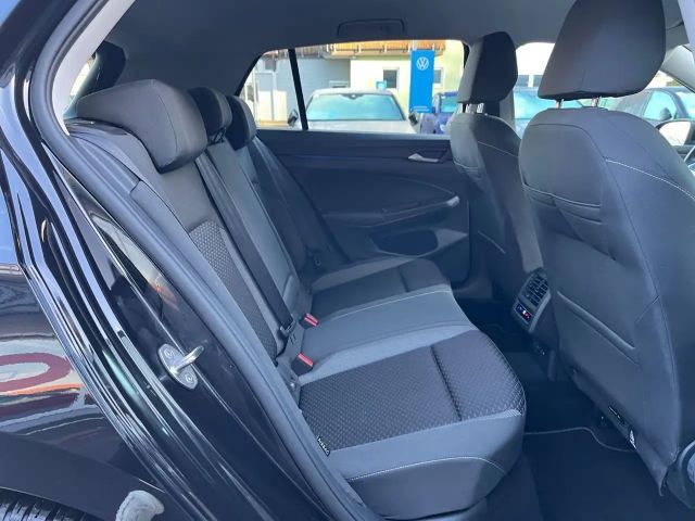 Volkswagen Golf 1.5 TSI Golf VIII IQ.Drive