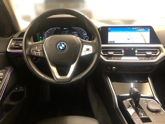 BMW 320 320e xDrive