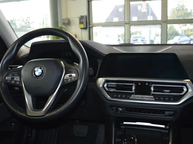 BMW 330 330i Luxury Line Touring