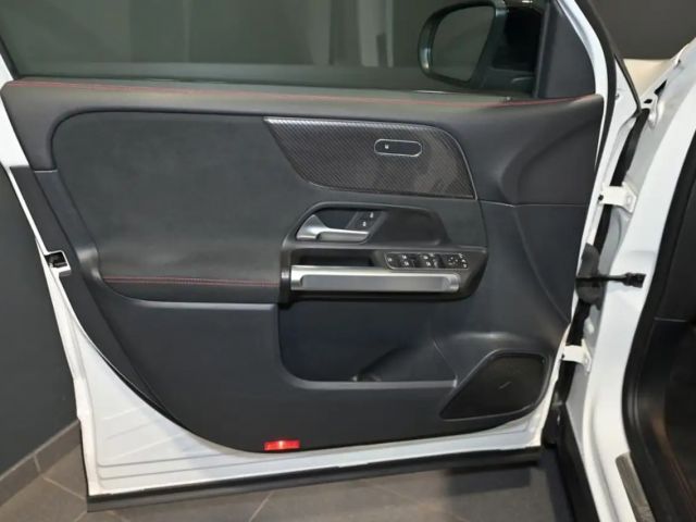 Mercedes-Benz GLB 200 AMG Line