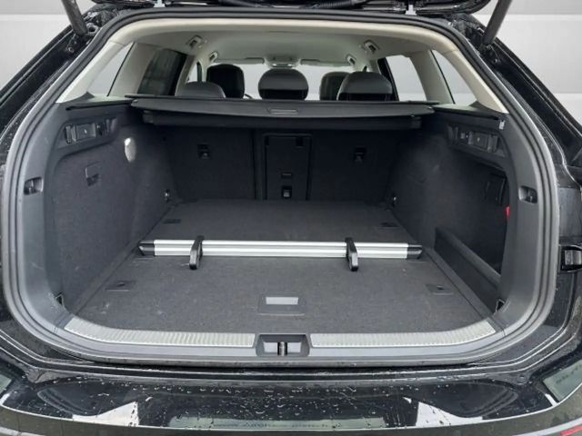 Volkswagen Passat 1.5 eTSI Business DSG Variant