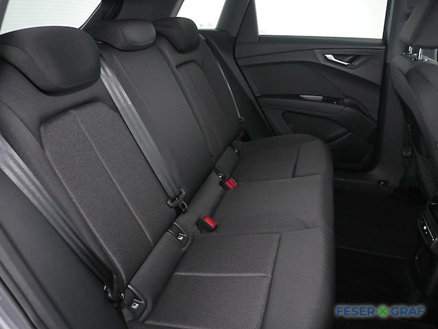 Audi Q4 e-tron SUV 45 e-tron Audi Q4 e-tron