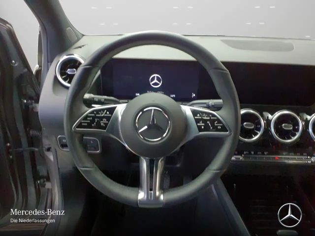 Mercedes-Benz B 200 Progressive Sedan