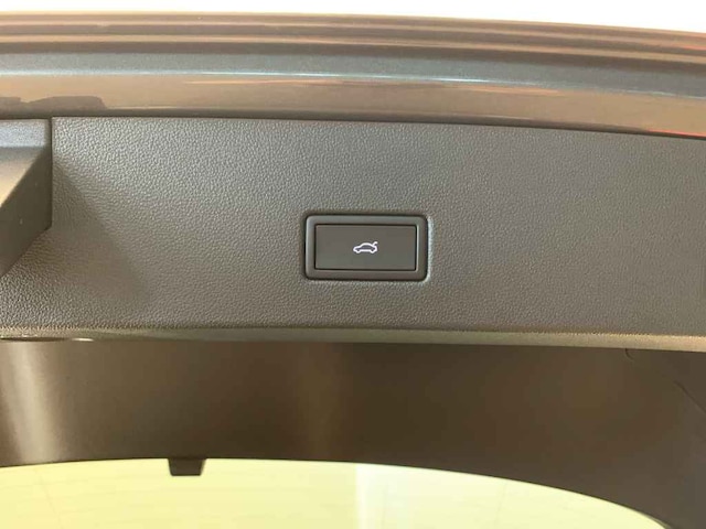 Volkswagen T-Roc T-Roc R LEDER*BLACK*PANO*DCC*AHK*CAM*MATRIX*19"