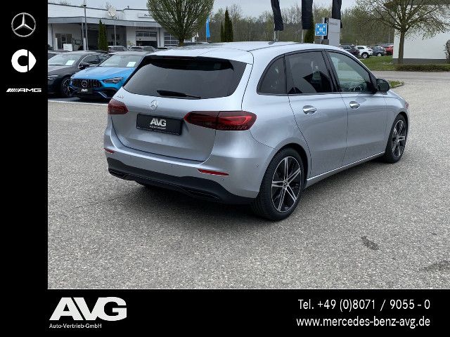 Mercedes-Benz B 180 Sedan