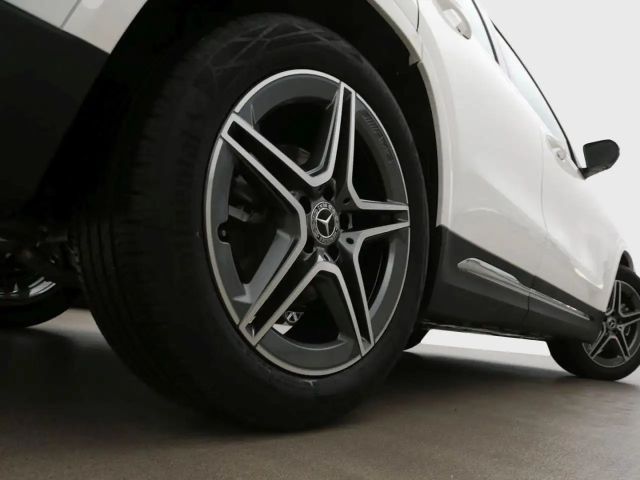 Mercedes-Benz GLA 180 AMG Line