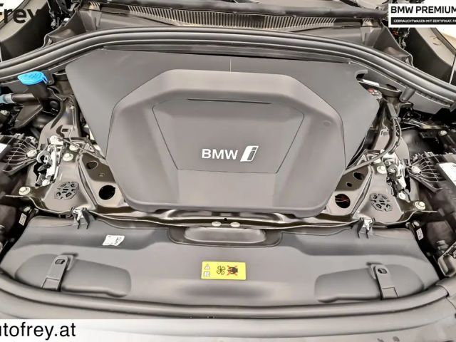 BMW iX2 xDrive30
