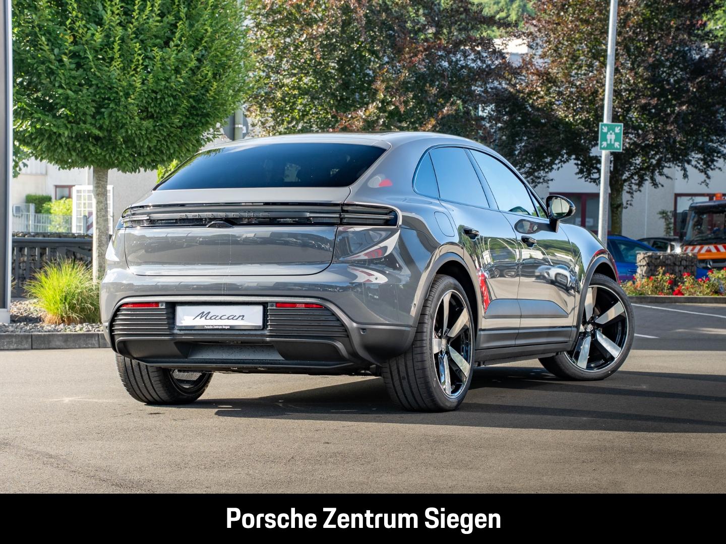 Porsche Macan Pano/AHK/Bose/Matrix-LED/Adaptive Luftfede