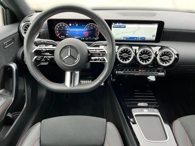 Mercedes-Benz A 200 AMG Line Guard