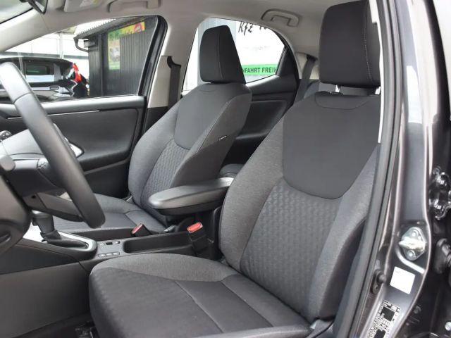 Toyota Yaris 1.5 Dual-VVT-iE (Hybrid)