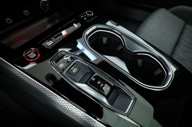 Audi A6 Avant Quattro S-Tronic