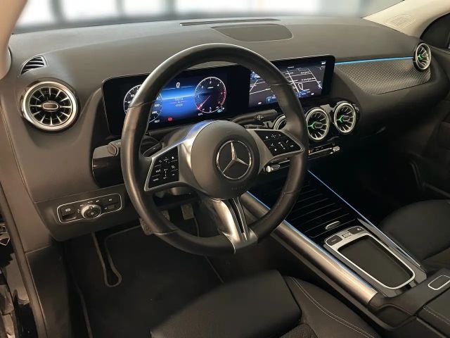 Mercedes-Benz GLA 200 4MATIC GLA 200 d