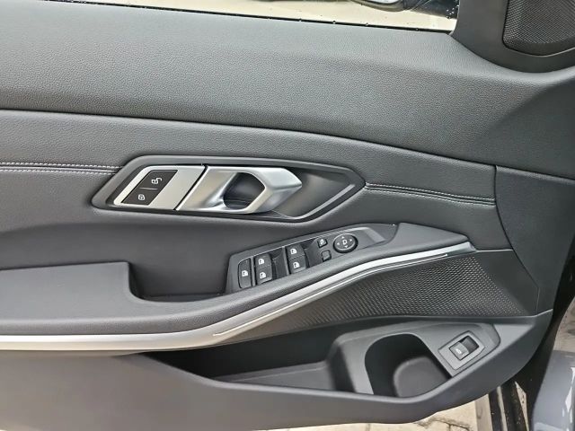 BMW 330 330i Sport Line Touring xDrive