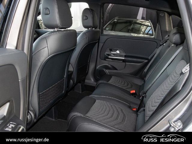 Mercedes-Benz B 220 4MATIC Sedan