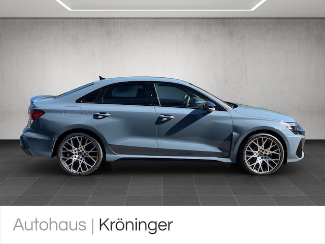 Audi RS3 Quattro S-Tronic Sedan