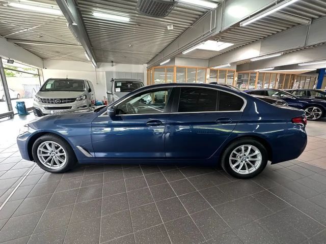 BMW 520 520d Business Line Sedan