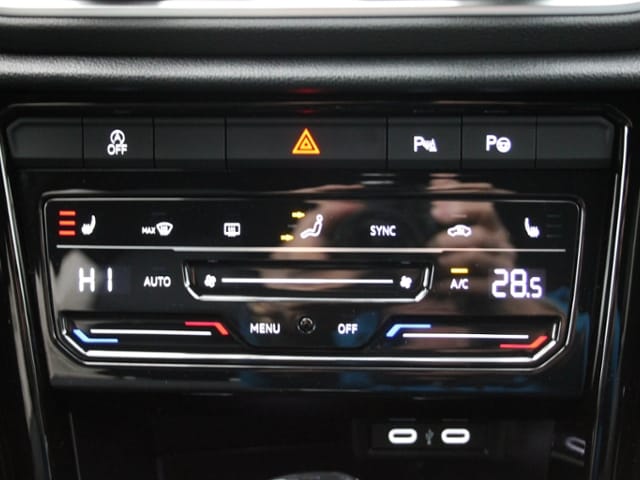 Volkswagen T-Roc 1.5 TSI DSG R-Line