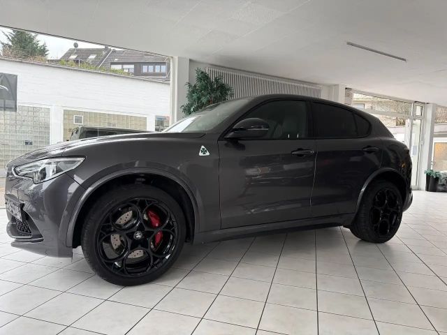 Alfa Romeo Stelvio Q4 Quadrifoglio