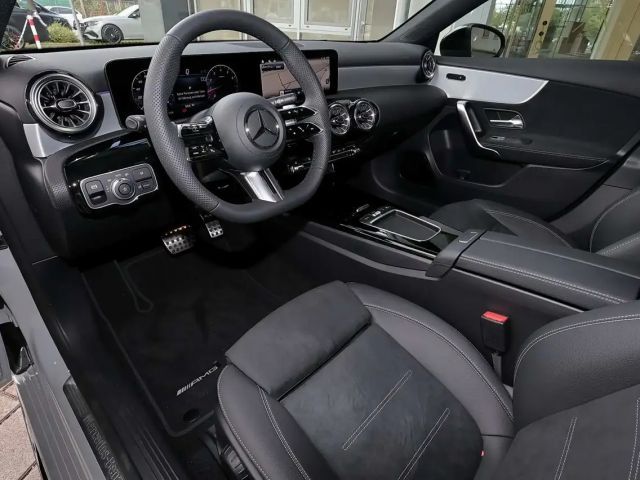 Mercedes-Benz A 180 AMG Line