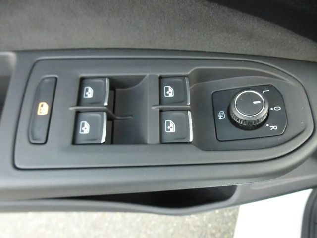 Volkswagen Golf Life Variant