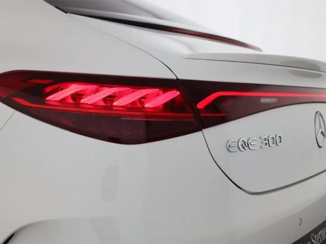 Mercedes-Benz EQE 300 Sedan