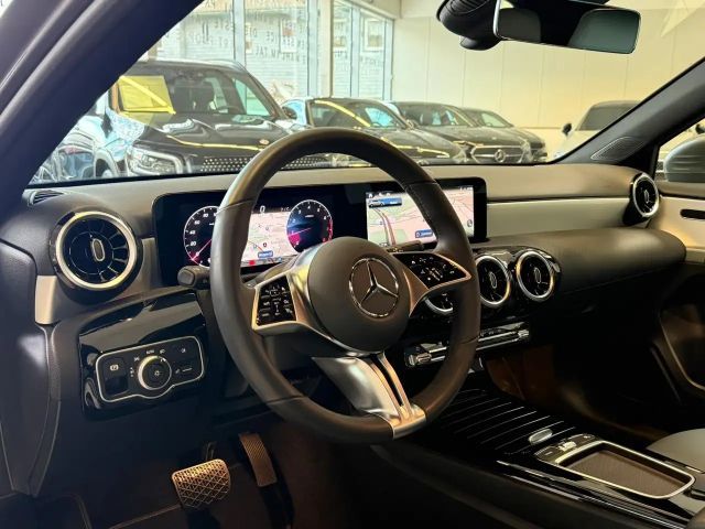 Mercedes-Benz A 200 Progressive