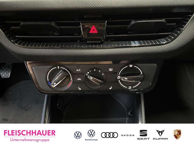 Skoda Fabia 1.0 Essence Apple CarPlay Tel.-Vorb. LED Klima SHZ DAB USB Lichtsensor