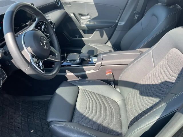 Mercedes-Benz A 200 Hatchback Style