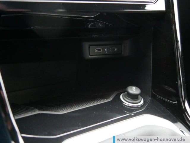 Volkswagen T-Roc 1.5 TSI DSG R-Line